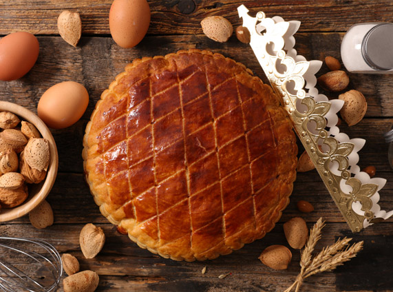 Généreuse galette des rois, fournie par Panistar, fournisseur de galettes des rois pour les boulangeries.